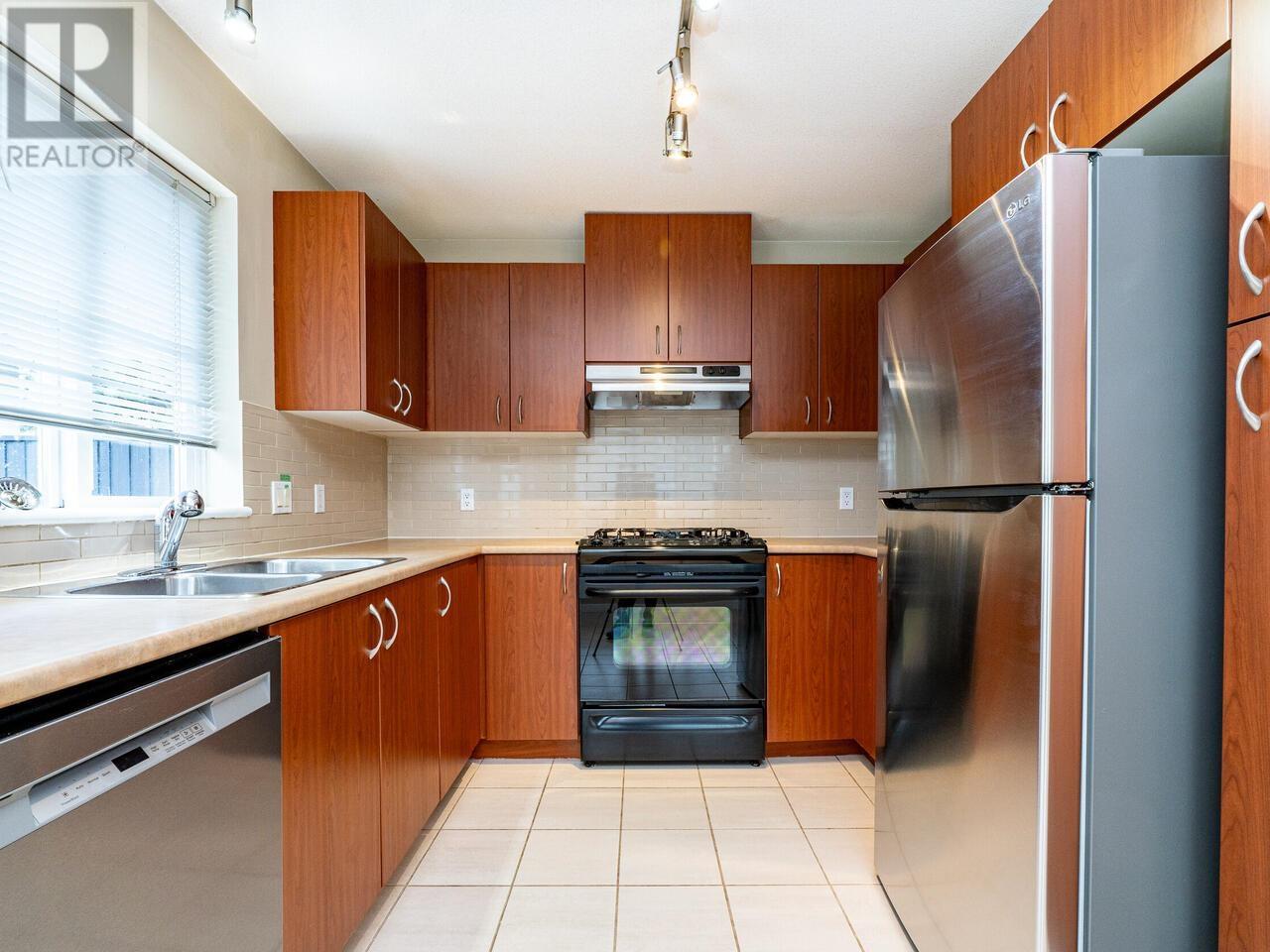Listing Picture 7 of 20 : 412 9233 GOVERNMENT STREET, Burnaby / 本拿比 - 魯藝地產 Yvonne Lu Group - MLS Medallion Club Member