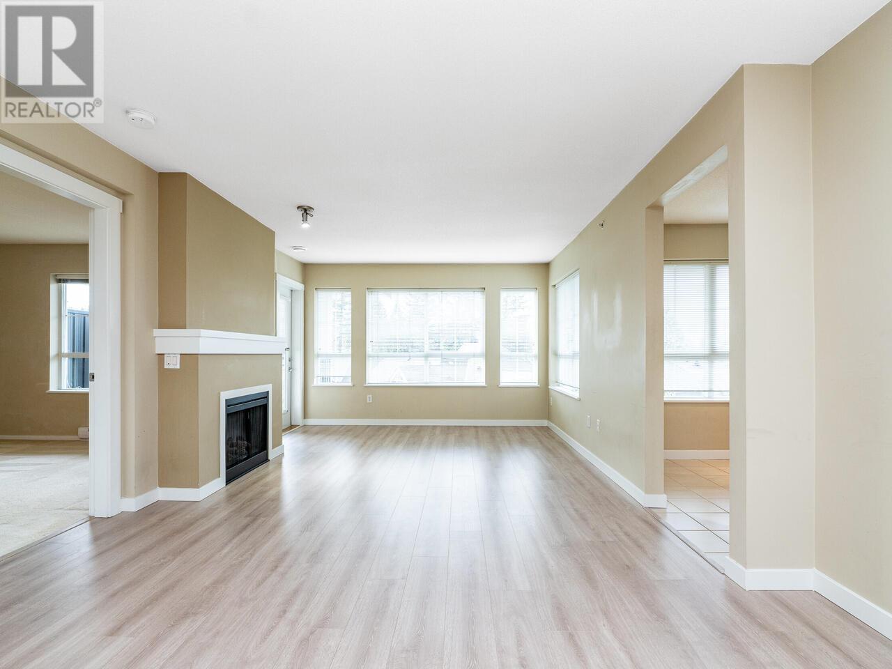 Listing Picture 3 of 20 : 412 9233 GOVERNMENT STREET, Burnaby / 本拿比 - 魯藝地產 Yvonne Lu Group - MLS Medallion Club Member