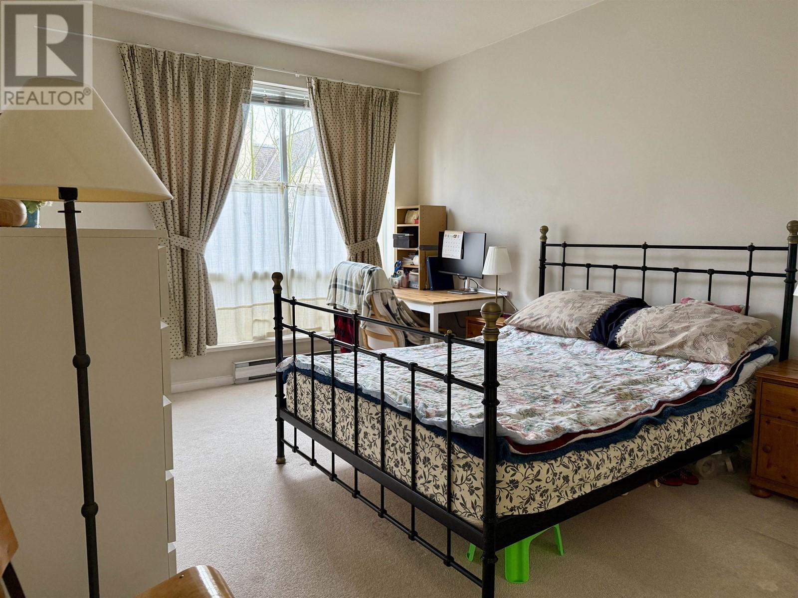 Listing Picture 6 of 6 : 308 6740 STATION HILL COURT, Burnaby / 本拿比 - 魯藝地產 Yvonne Lu Group - MLS Medallion Club Member