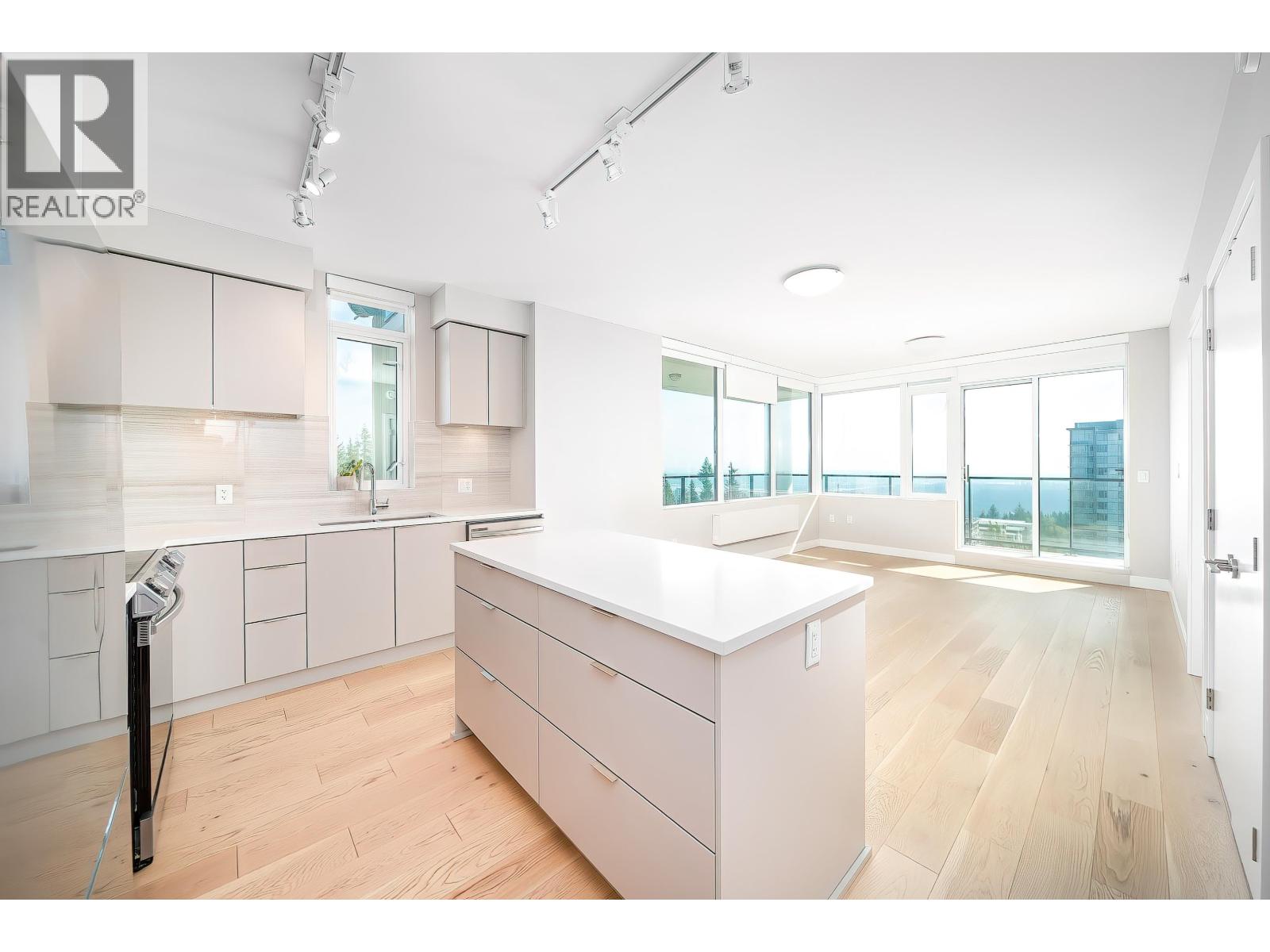 1304 8761 University Crescent, Burnaby, British Columbia  V5A 4Y8 - Photo 2 - R2972964