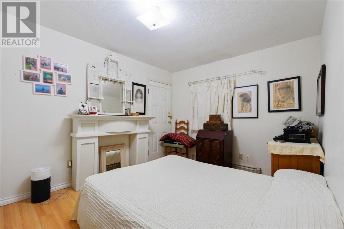 Property at 2663 E 41ST AVENUE image 5