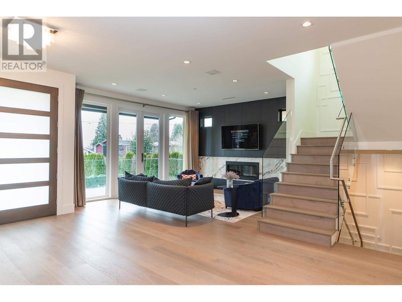 1465 Jefferson Avenue, West Vancouver, British Columbia  V7T 2B6 - Photo 3 - R2969660