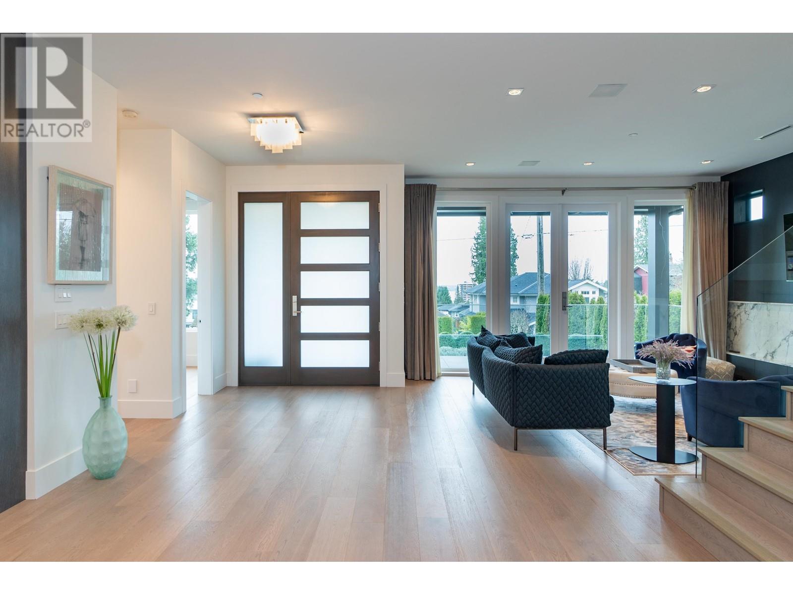 1465 Jefferson Avenue, West Vancouver, British Columbia  V7T 2B6 - Photo 2 - R2969660