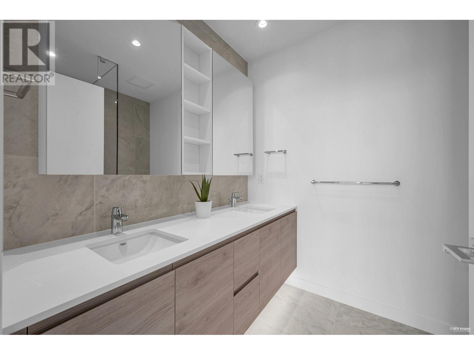 3003 660 Quayside Drive, New Westminster, British Columbia  V3M 0P2 - Photo 15 - R2972807