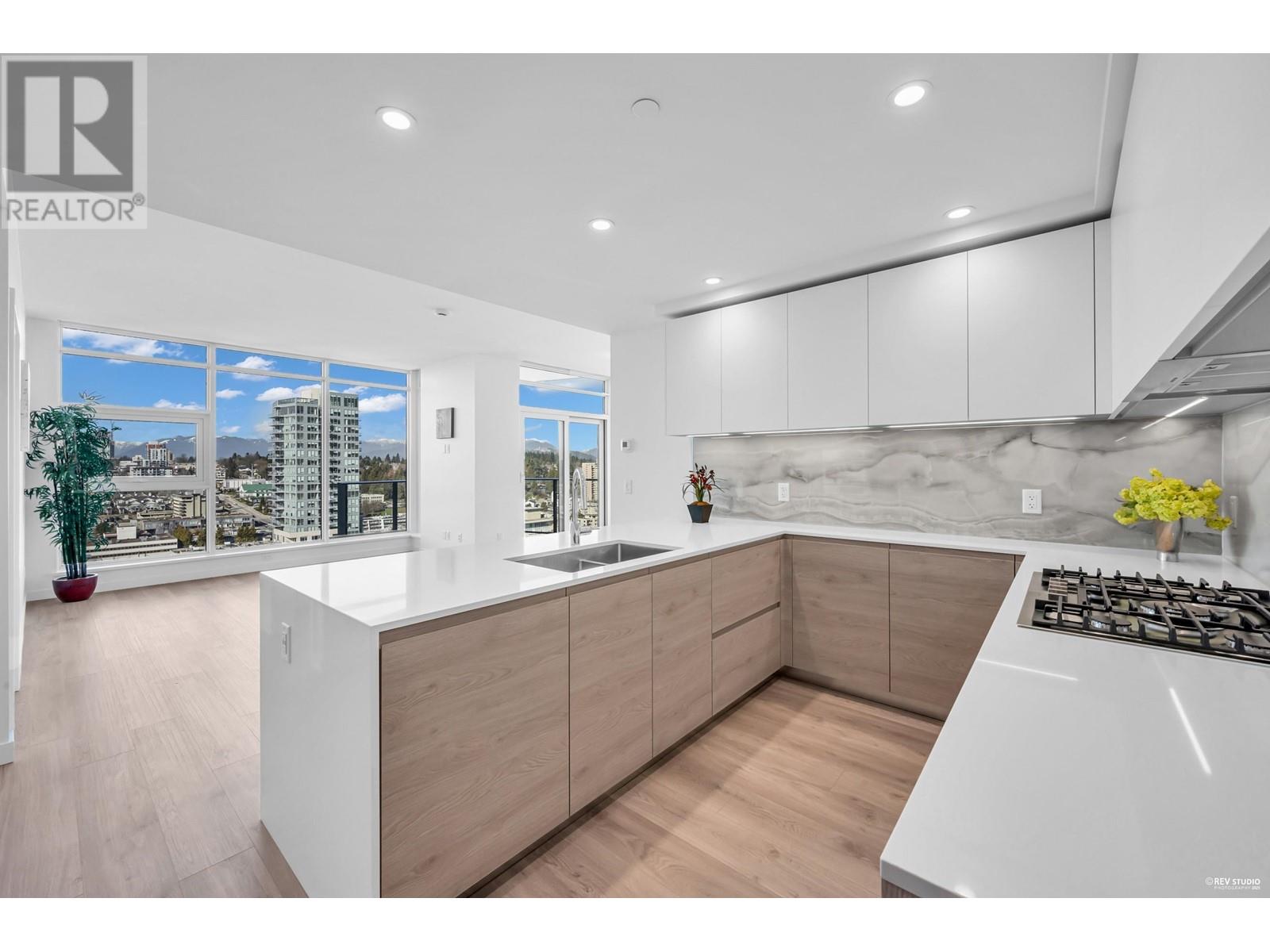 Property at 3003 660 QUAYSIDE DRIVE image 2
