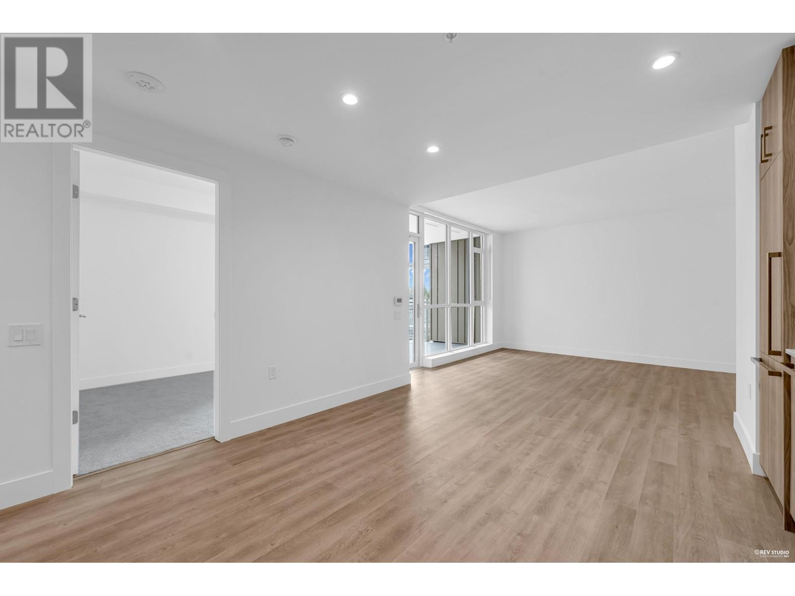 306 2375 Emery Court, North Vancouver, British Columbia  V7J 0E8 - Photo 13 - R2972530