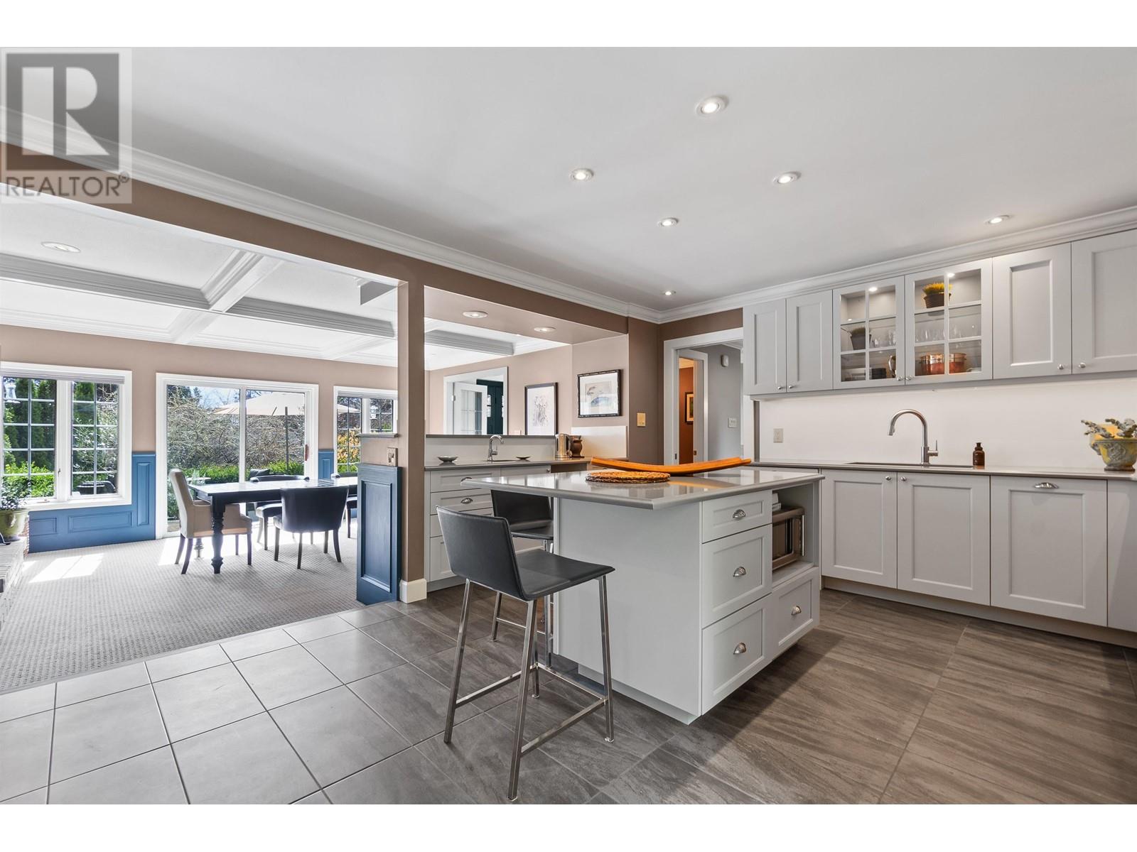 4817 Meadfeild Road, West Vancouver, British Columbia  V7W 3E6 - Photo 11 - R2967619