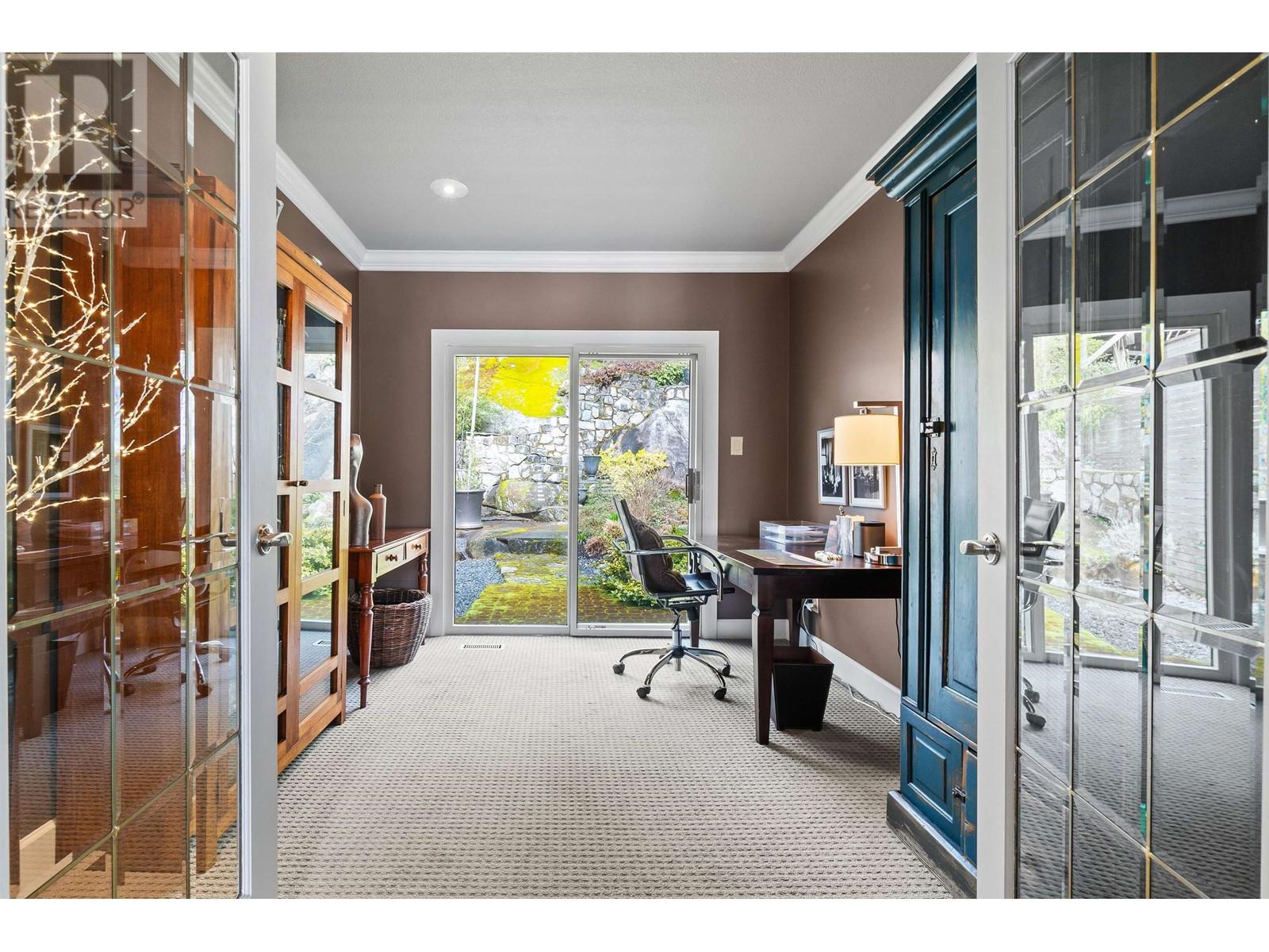 4817 Meadfeild Road, West Vancouver, British Columbia  V7W 3E6 - Photo 6 - R2967619