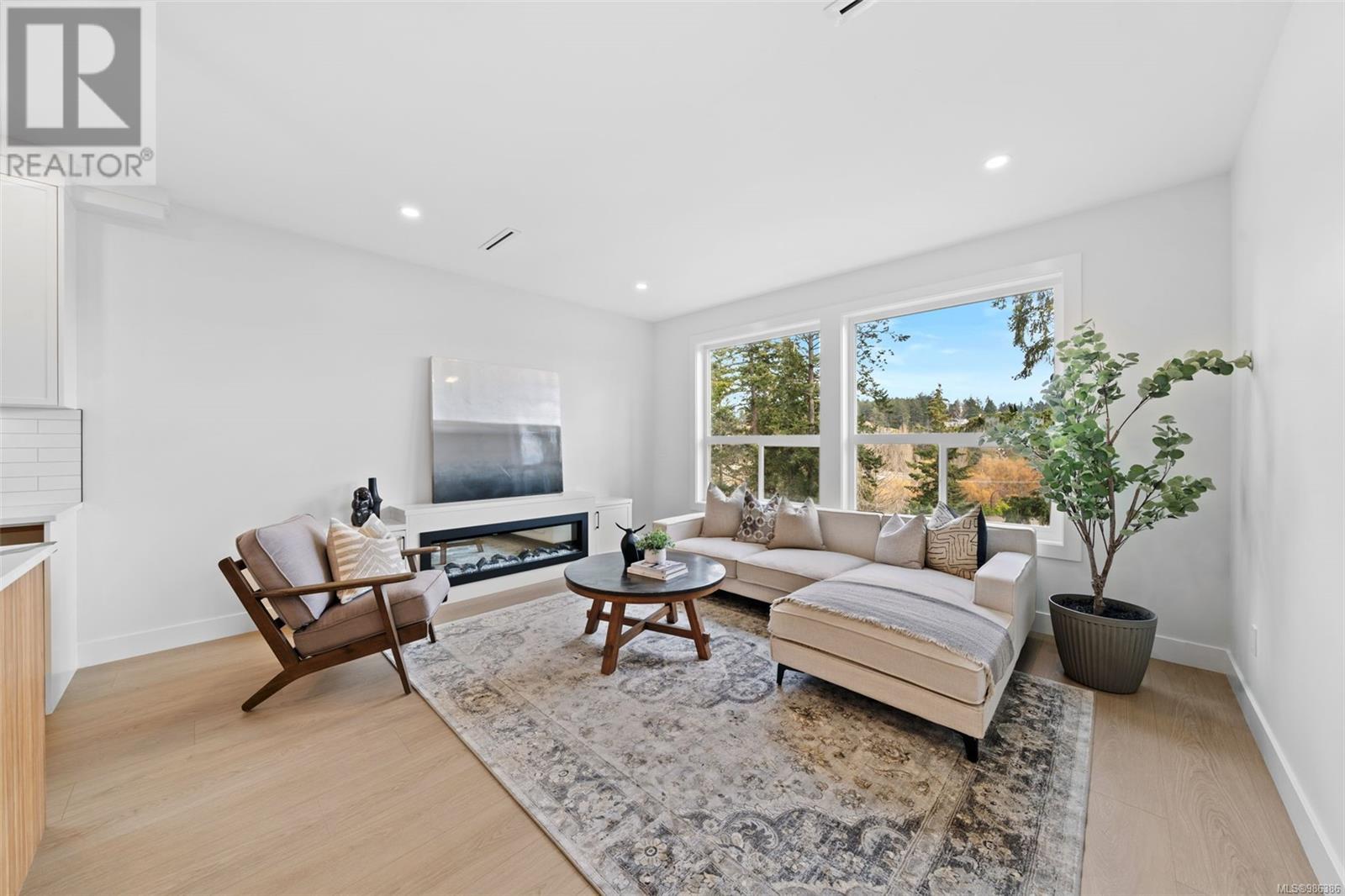 Property at 2351 Swallow Pl image 4