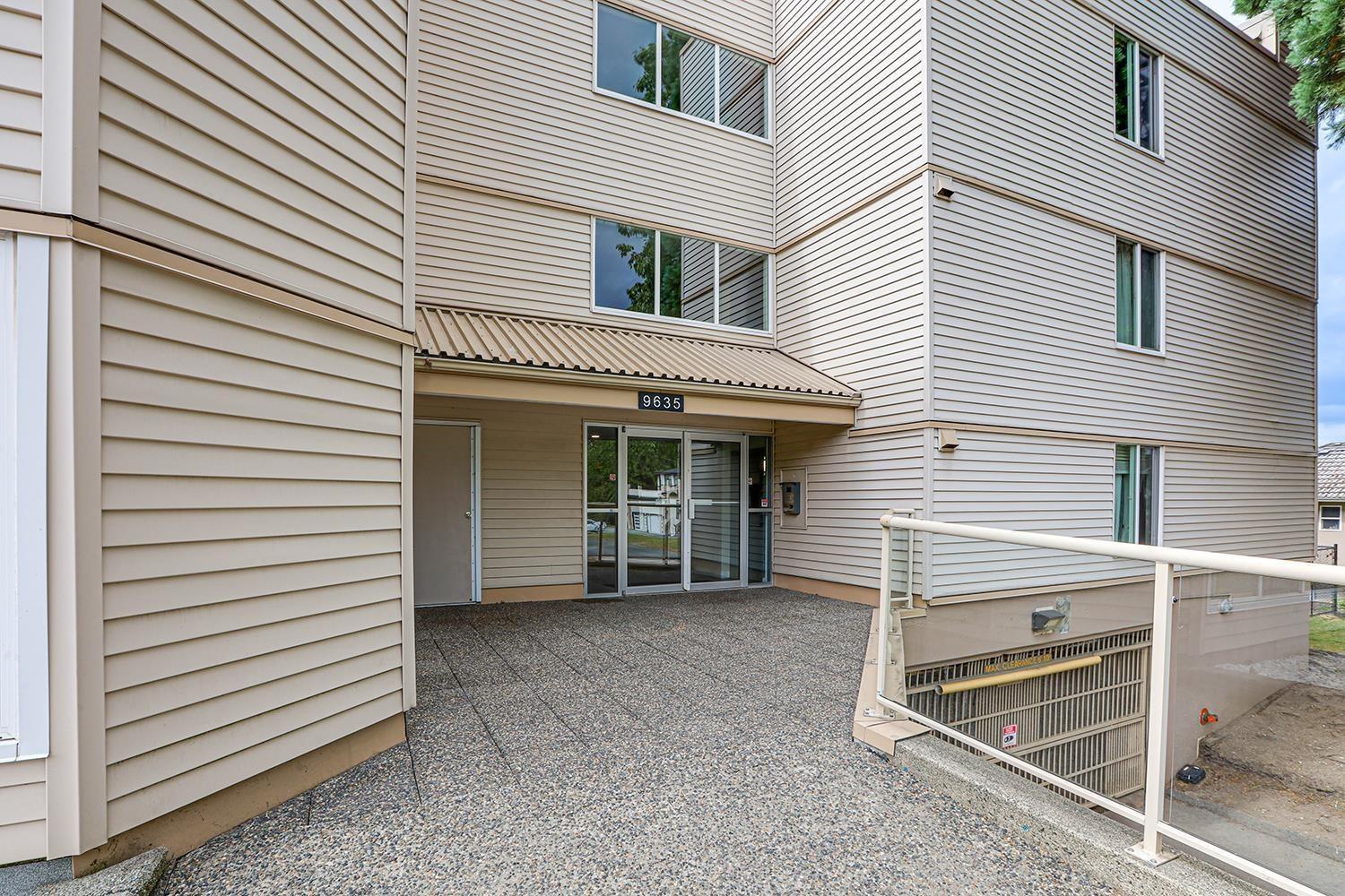 210 9635 121 Street, Surrey, British Columbia  V3V 7L8 - Photo 2 - R2972501