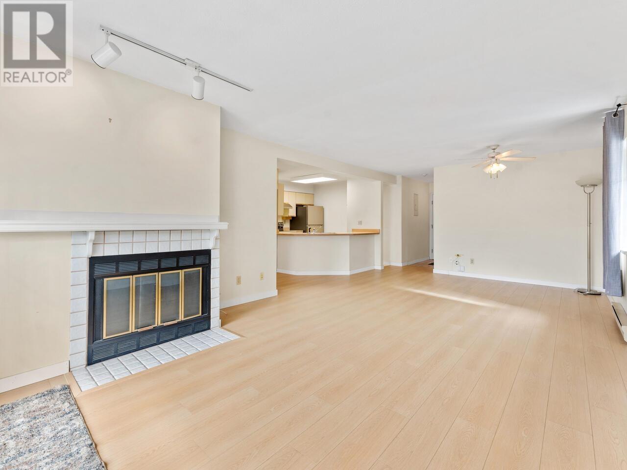 302 3401 Curle Avenue, Burnaby, British Columbia  V5G 4P4 - Photo 5 - R2972749
