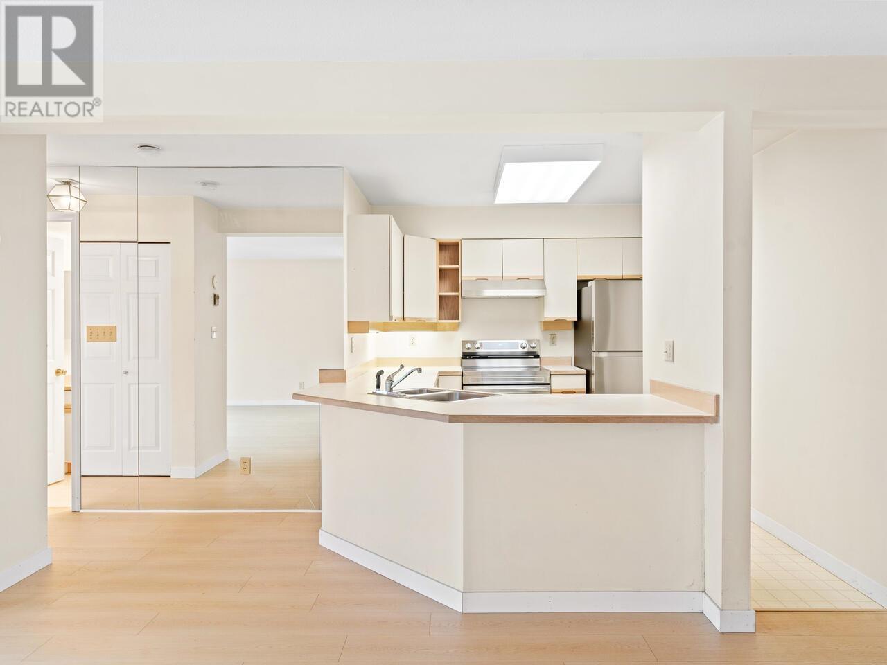 302 3401 Curle Avenue, Burnaby, British Columbia  V5G 4P4 - Photo 11 - R2972749