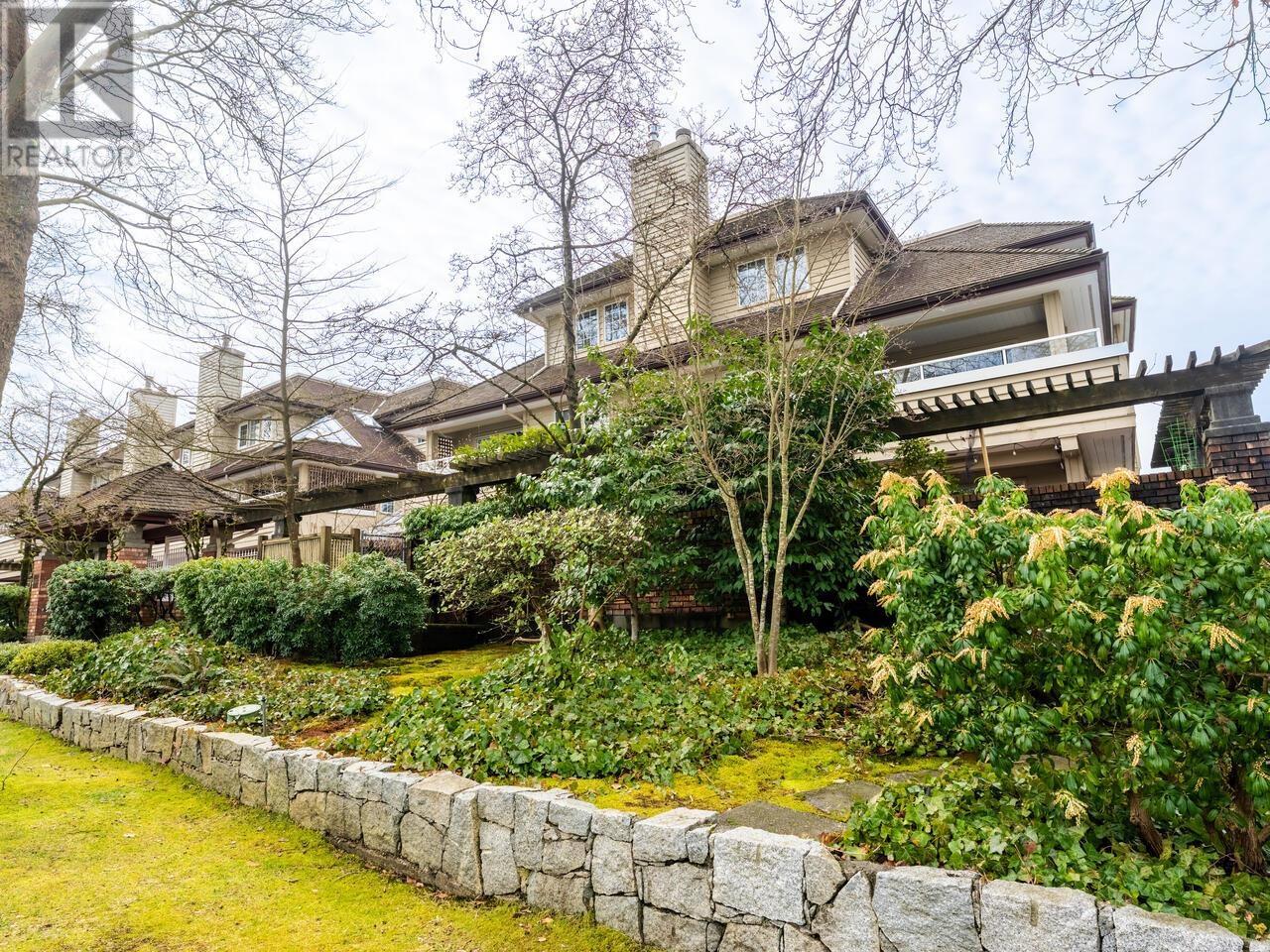 302 3401 Curle Avenue, Burnaby, British Columbia  V5G 4P4 - Photo 2 - R2972749