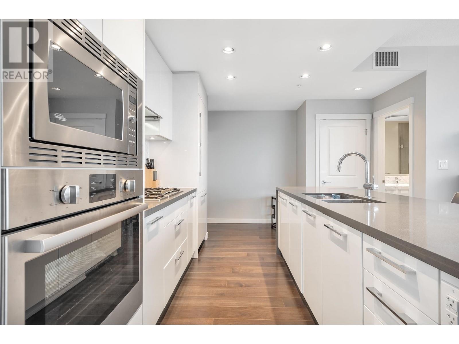 Property at 2309 5628 BIRNEY AVENUE image 4