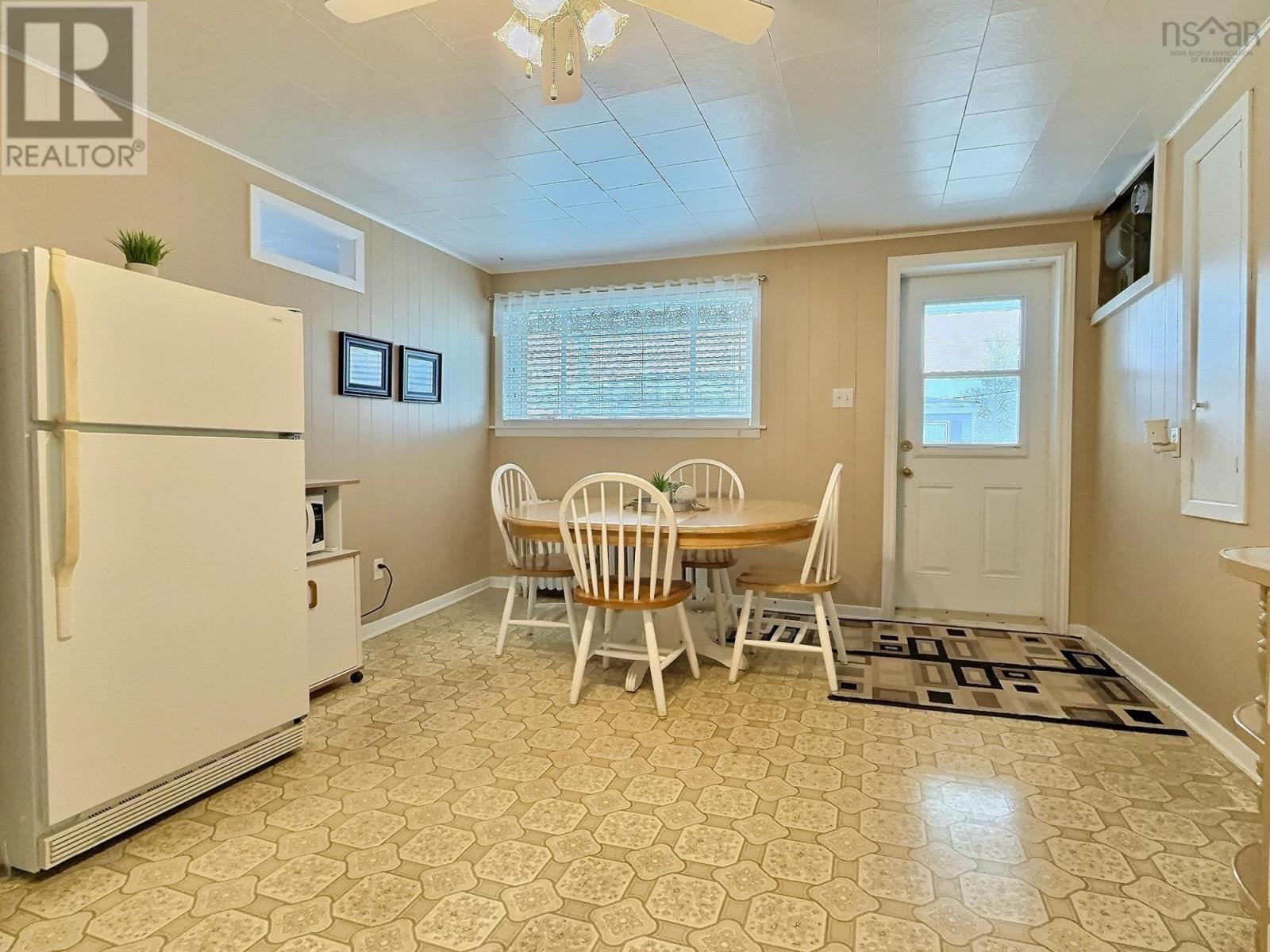 10 Cercle Bourgeois Road, Chéticamp, Nova Scotia  B0E 1H0 - Photo 4 - 202504016