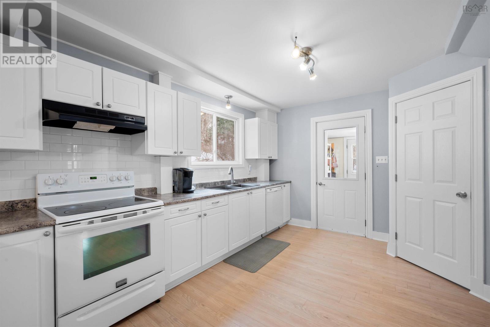 7741 Highway 14, Brooklyn, Nova Scotia  B0N 2A0 - Photo 7 - 202504017