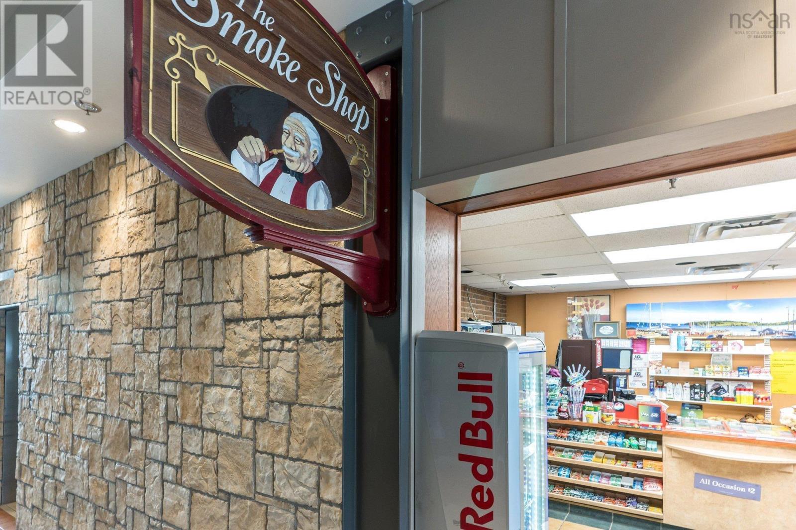 7071 Bayers Road, Halifax, Nova Scotia  B3L 2C2 - Photo 2 - 202504022