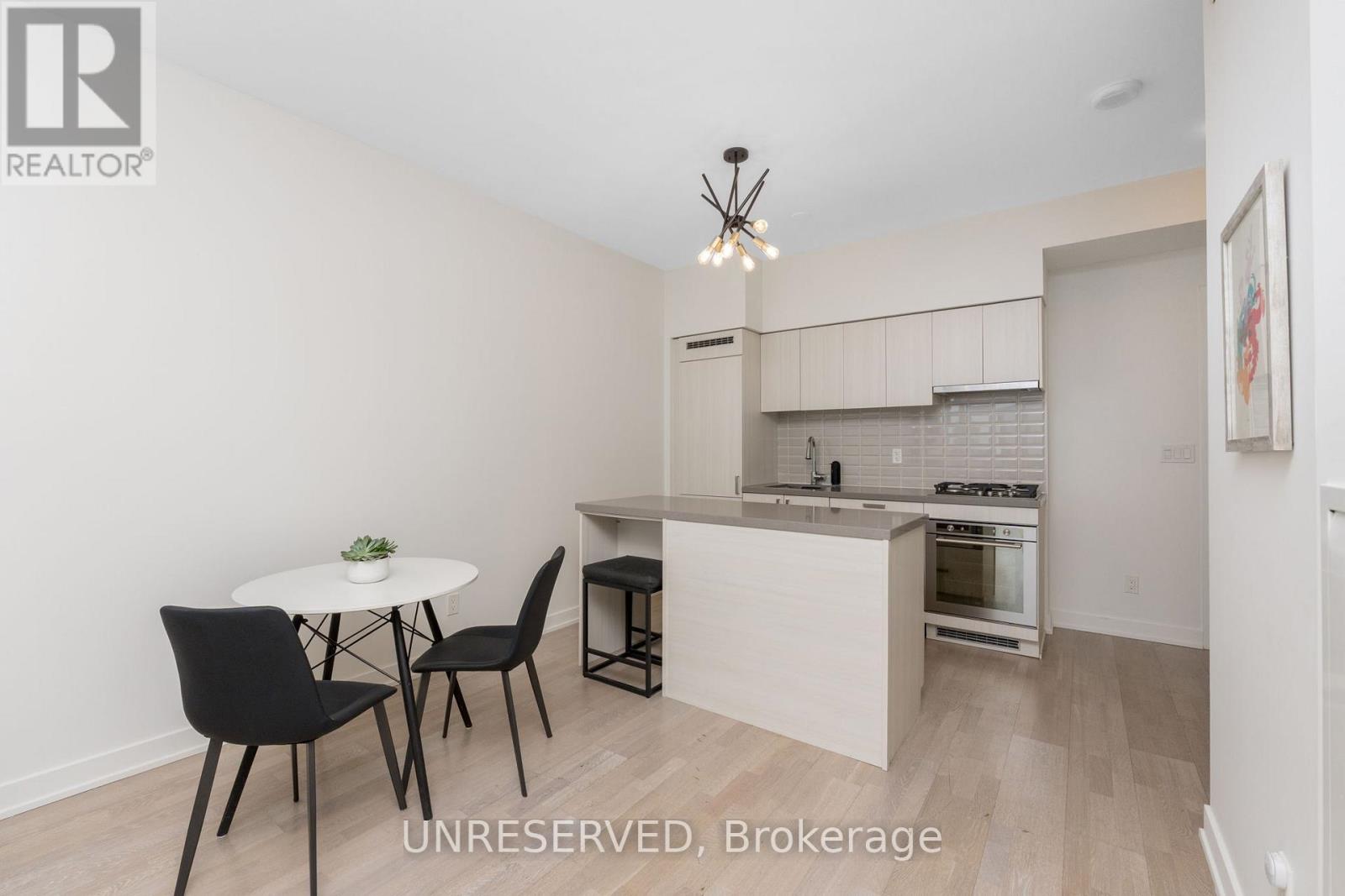 1304 - 501 St. Clair Avenue W, Toronto, Ontario  M5P 0A2 - Photo 6 - C11996208