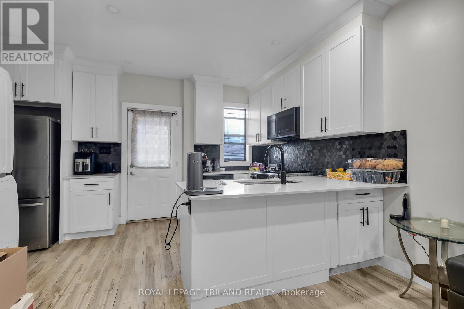Property at 8 BRUCE STREET image 5