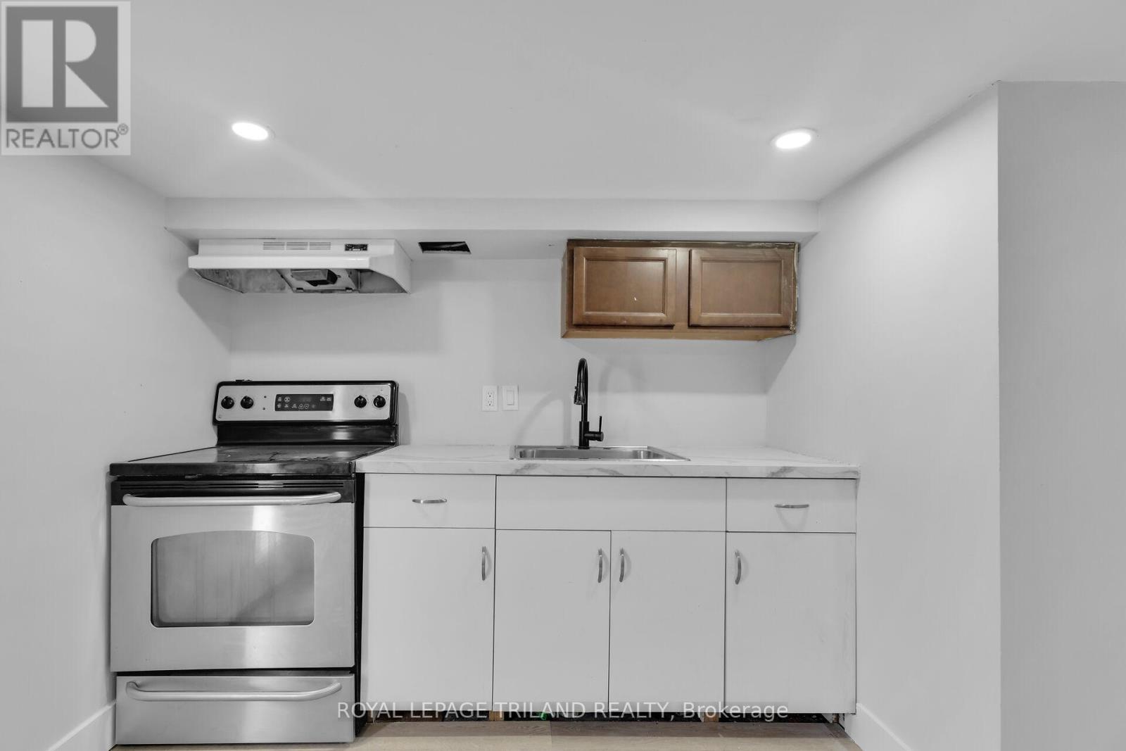Property at 94 STANLEY STREET image 4