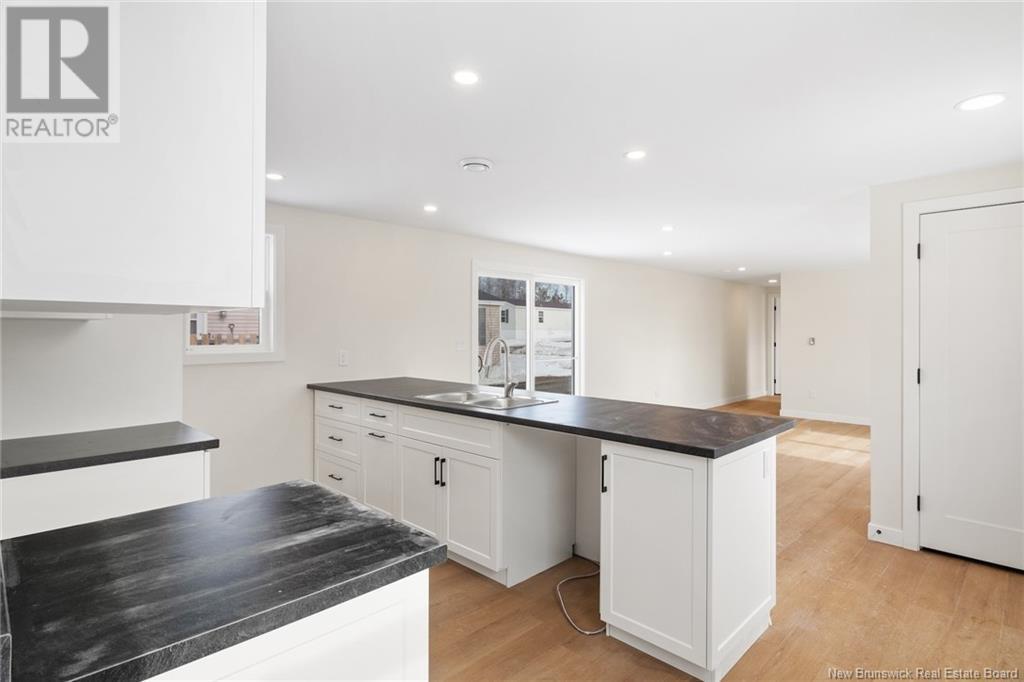 Property at 37 Elmdale Crescent image 5