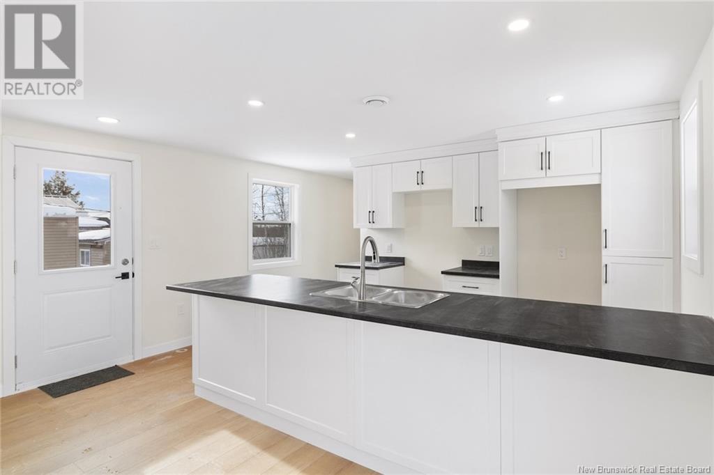 Property at 37 Elmdale Crescent image 3