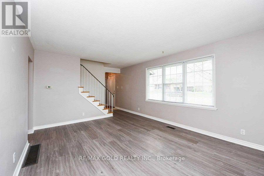 Property at 3657 WOODRUFF CRESCENT image 5