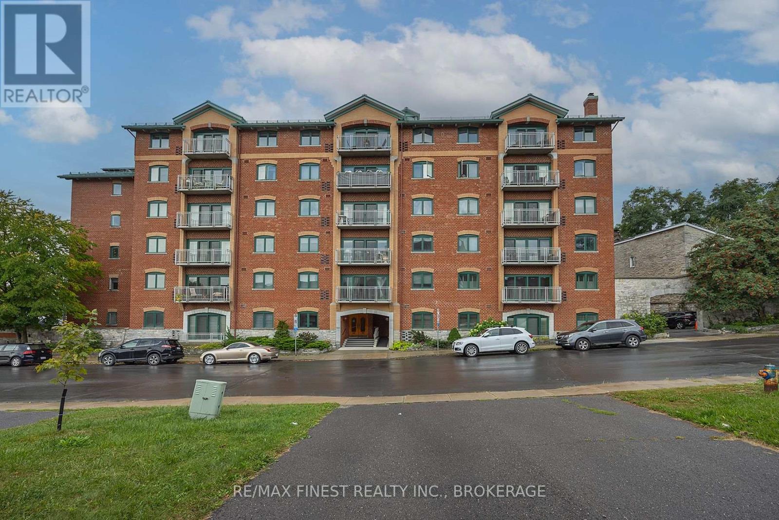 605 - 2 BAY STREET, kingston (east of sir john a. blvd), Ontario