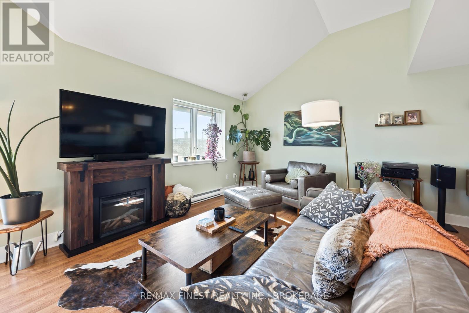 605 - 2 Bay Street, Kingston, Ontario  K7K 6T7 - Photo 8 - X11992823