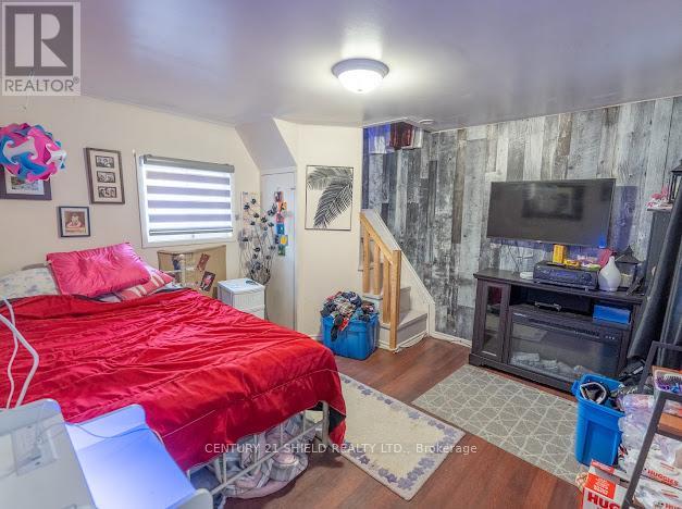 Property at 337 6TH STREET W image 5