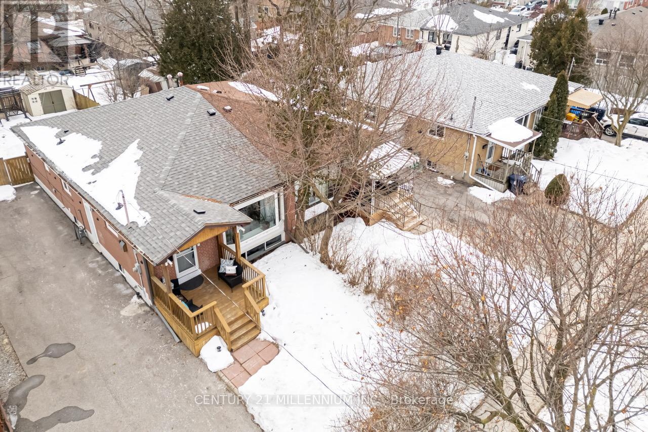 61 Newlands Avenue, Toronto, Ontario  M1L 1S1 - Photo 3 - E11998882