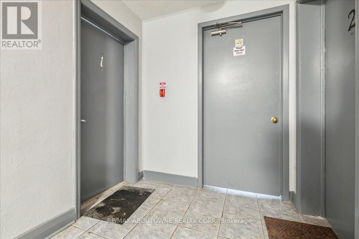 1 - 1023 Churchill Avenue, Oakville (Cp College Park), Ontario  L6H 2A7 - Photo 5 - W11998884