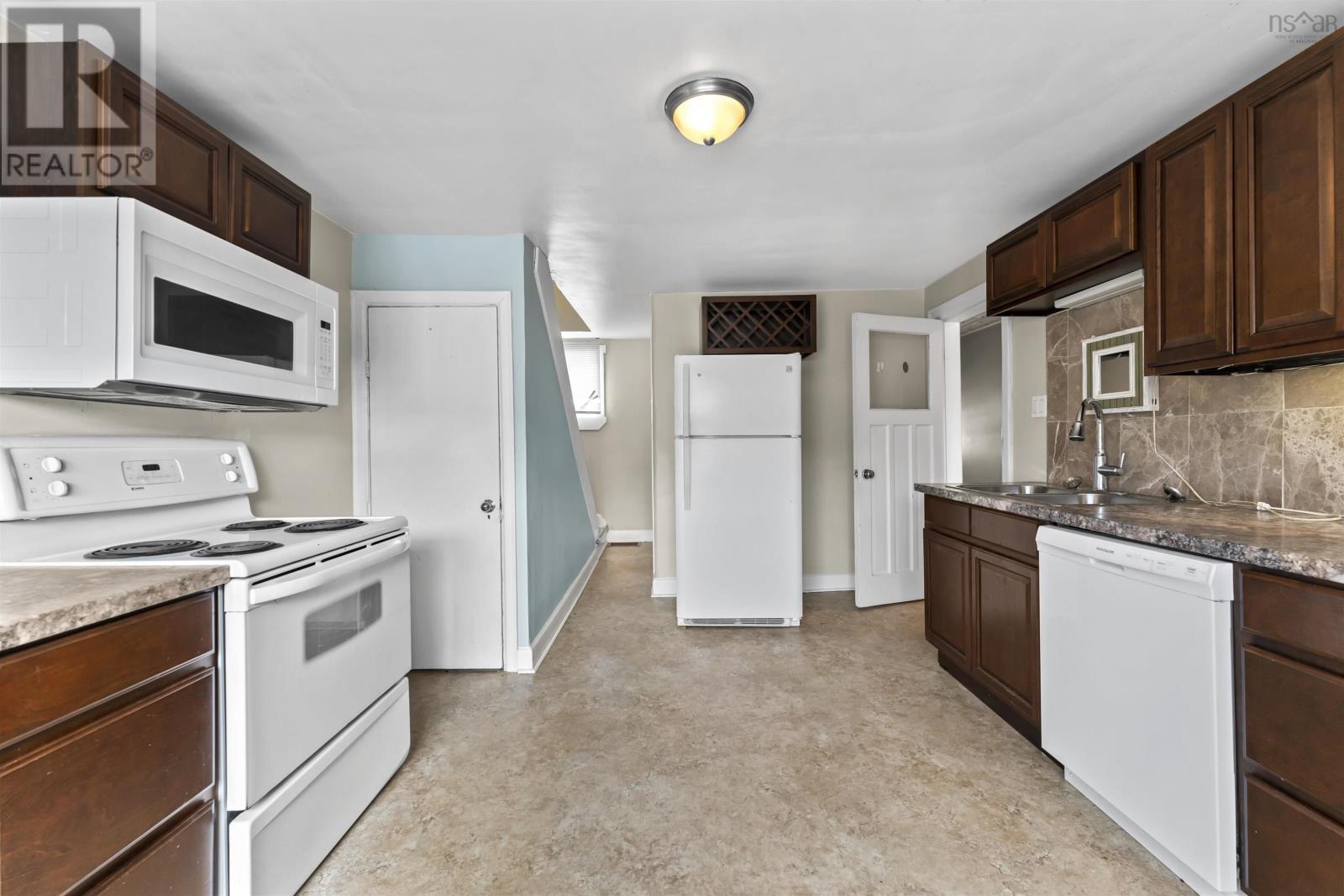 404 Portland Street, Dartmouth, Nova Scotia  B2Y 1K9 - Photo 4 - 202504045