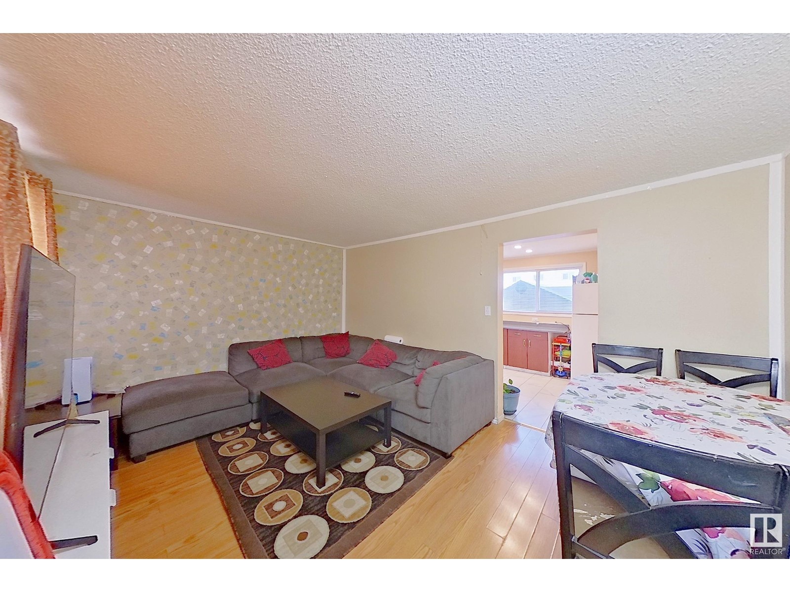 Property at 1535 KNOTTWOOD RD N NW image 1