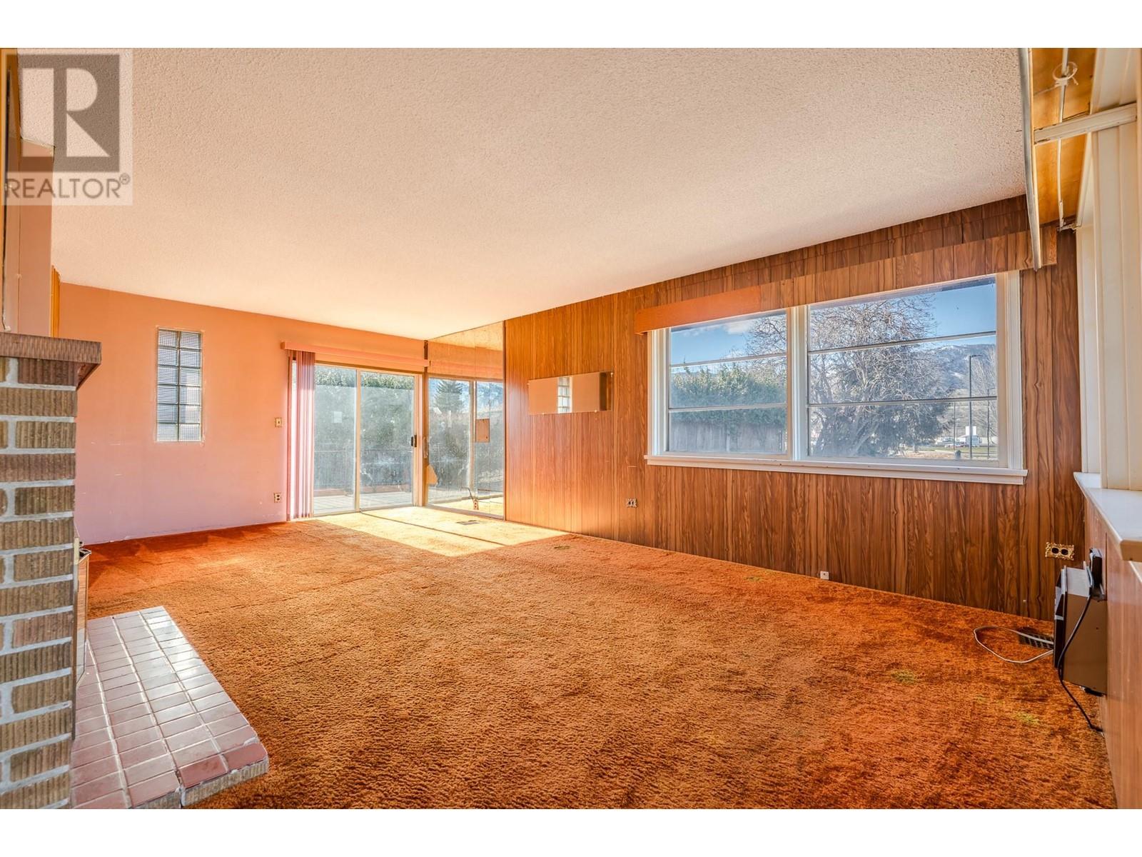 Property at 168 Hastings Place image 3