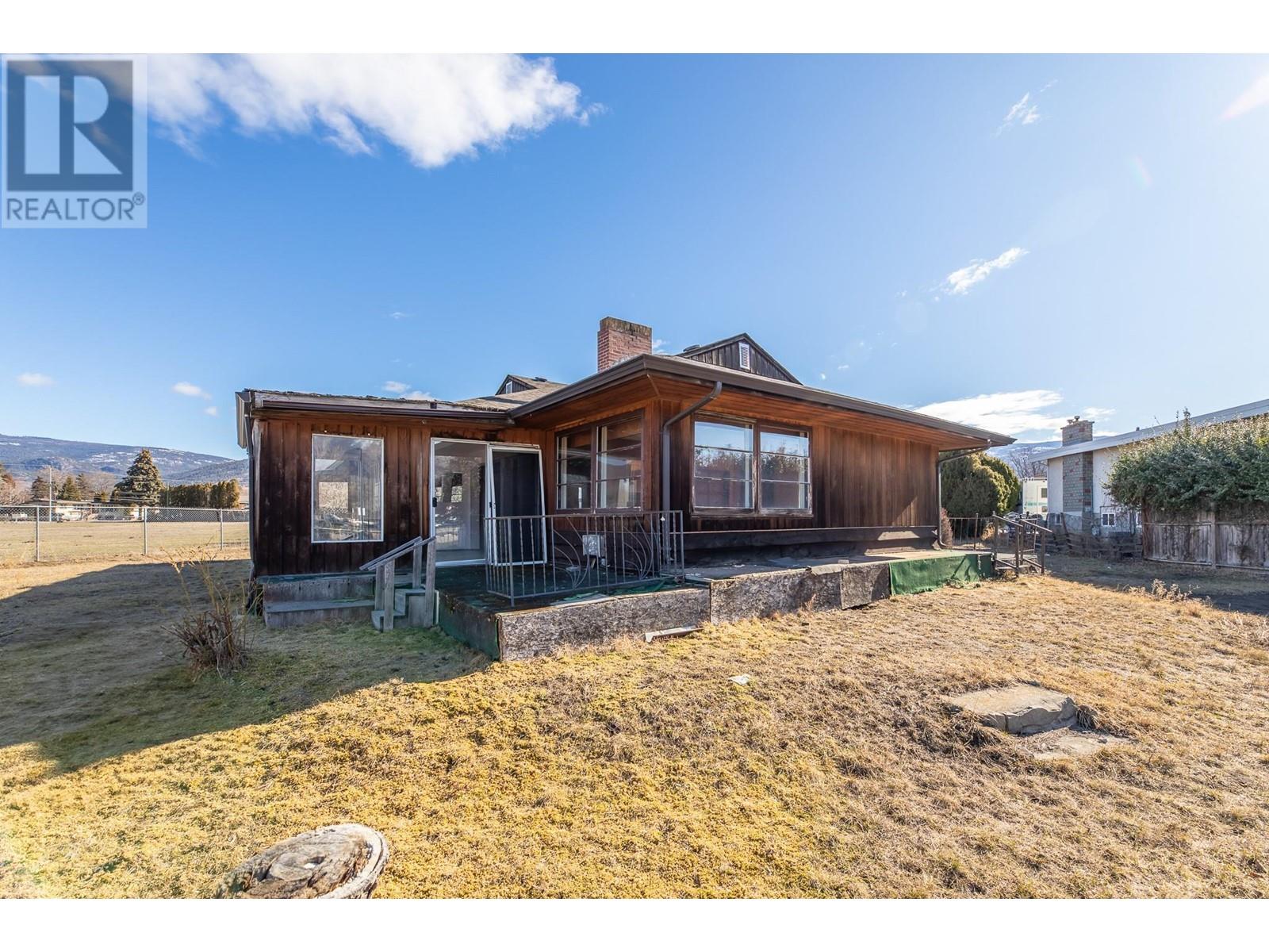 Property at 168 Hastings Place image 2