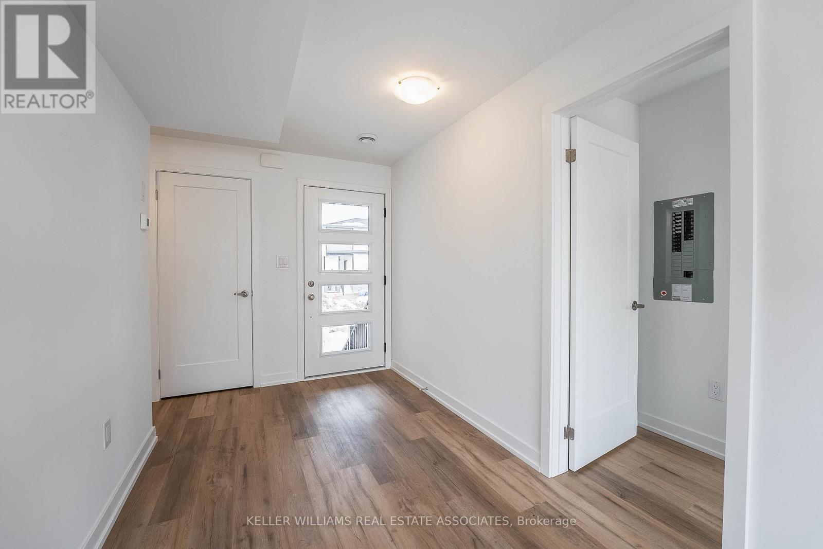 Property at 321 - 4263 FOURTH AVENUE image 4