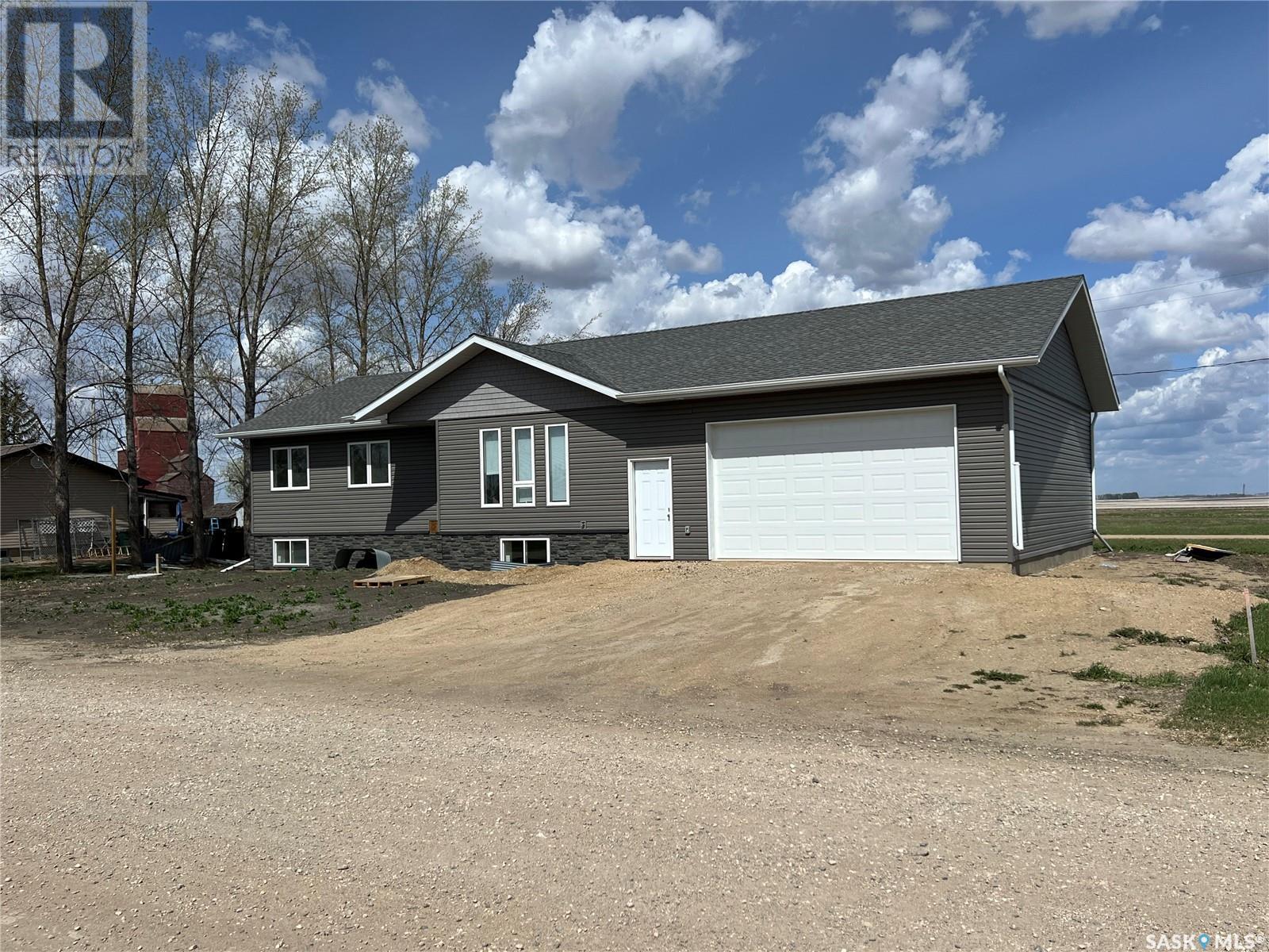 109 First Street, Beatty, Saskatchewan  S0J 0C0 - Photo 1 - SK997017