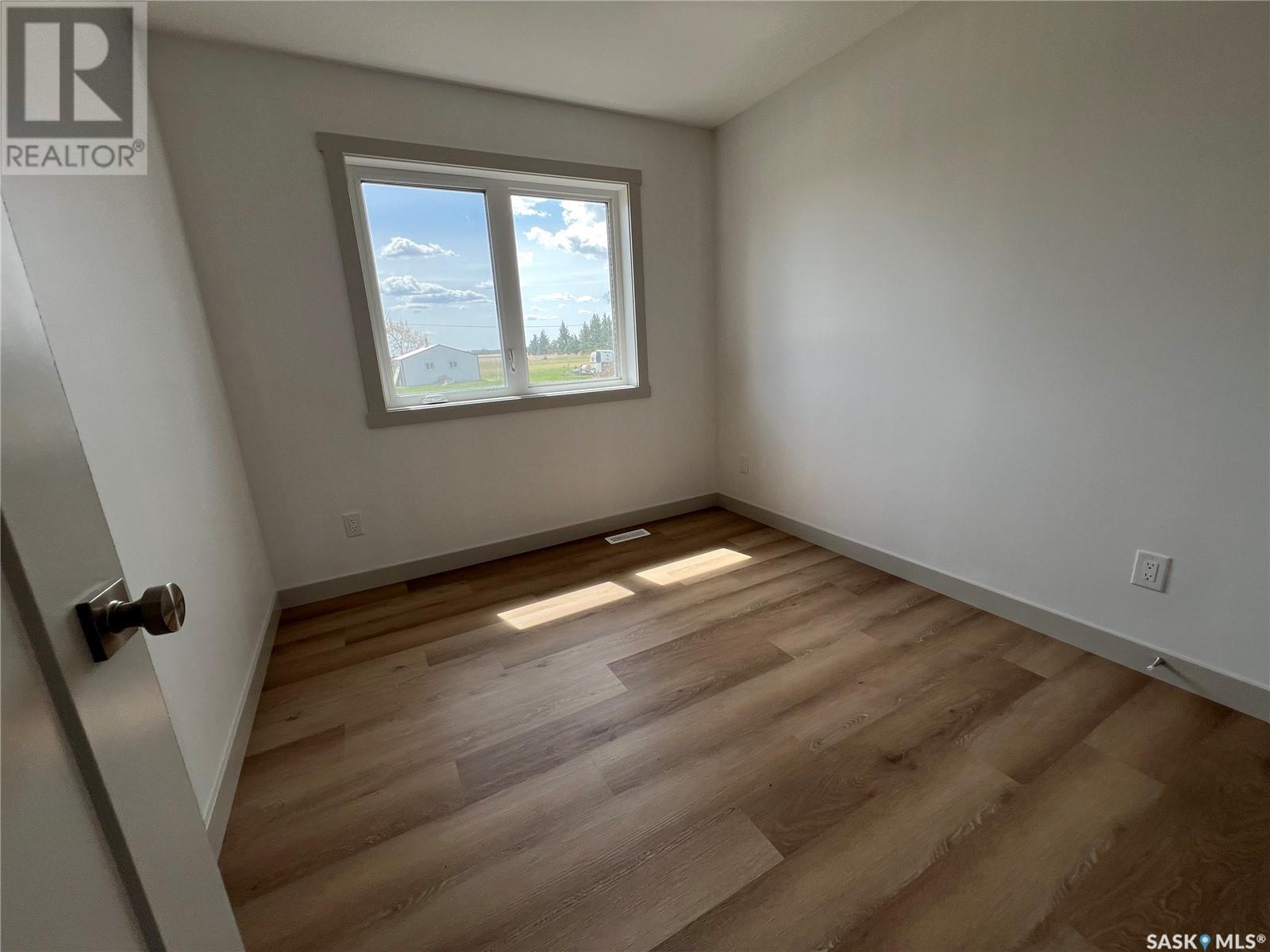 109 First Street, Beatty, Saskatchewan  S0J 0C0 - Photo 10 - SK997017