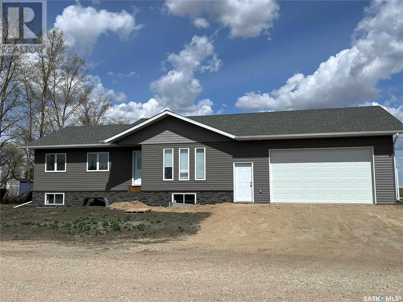 109 First Street, Beatty, Saskatchewan  S0J 0C0 - Photo 3 - SK997017