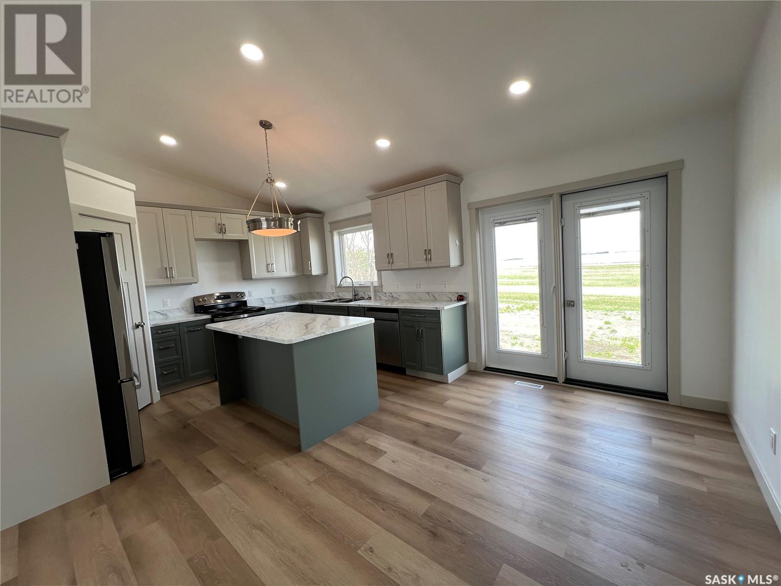 109 First Street, Beatty, Saskatchewan  S0J 0C0 - Photo 6 - SK997017