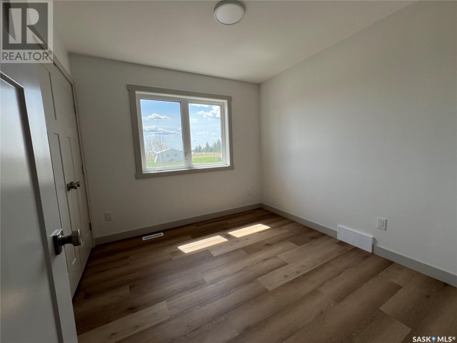 109 First Street, Beatty, Saskatchewan  S0J 0C0 - Photo 8 - SK997017