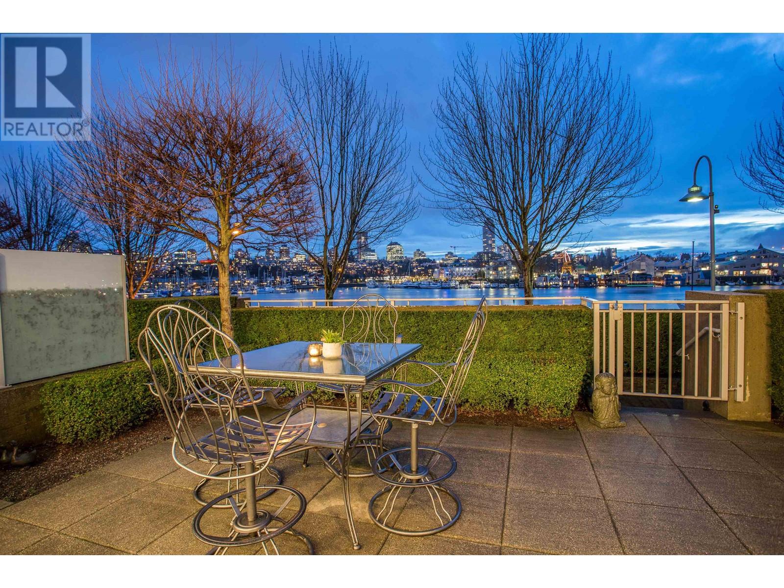 Listing Picture 28 of 40 : TH105 426 BEACH CRESCENT, Vancouver / 溫哥華 - 魯藝地產 Yvonne Lu Group - MLS Medallion Club Member