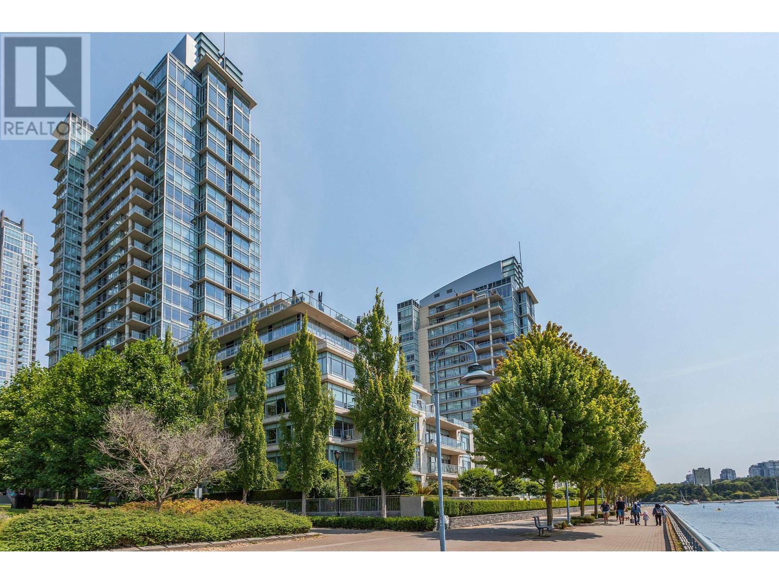 Listing Picture 39 of 40 : TH105 426 BEACH CRESCENT, Vancouver / 溫哥華 - 魯藝地產 Yvonne Lu Group - MLS Medallion Club Member