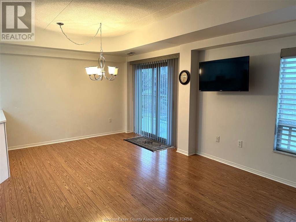 Property at 5064 WYANDOTTE STREET East Unit# 206 image 4