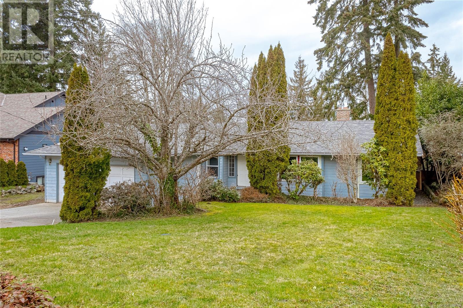 Property at 872 Brentwood Hts image 4