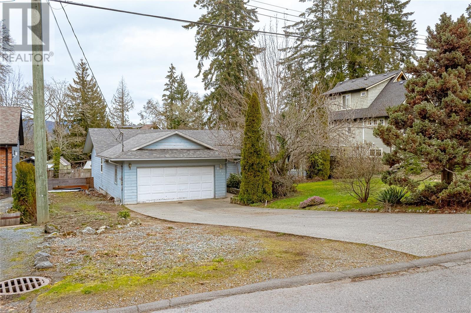 Property at 872 Brentwood Hts image 5