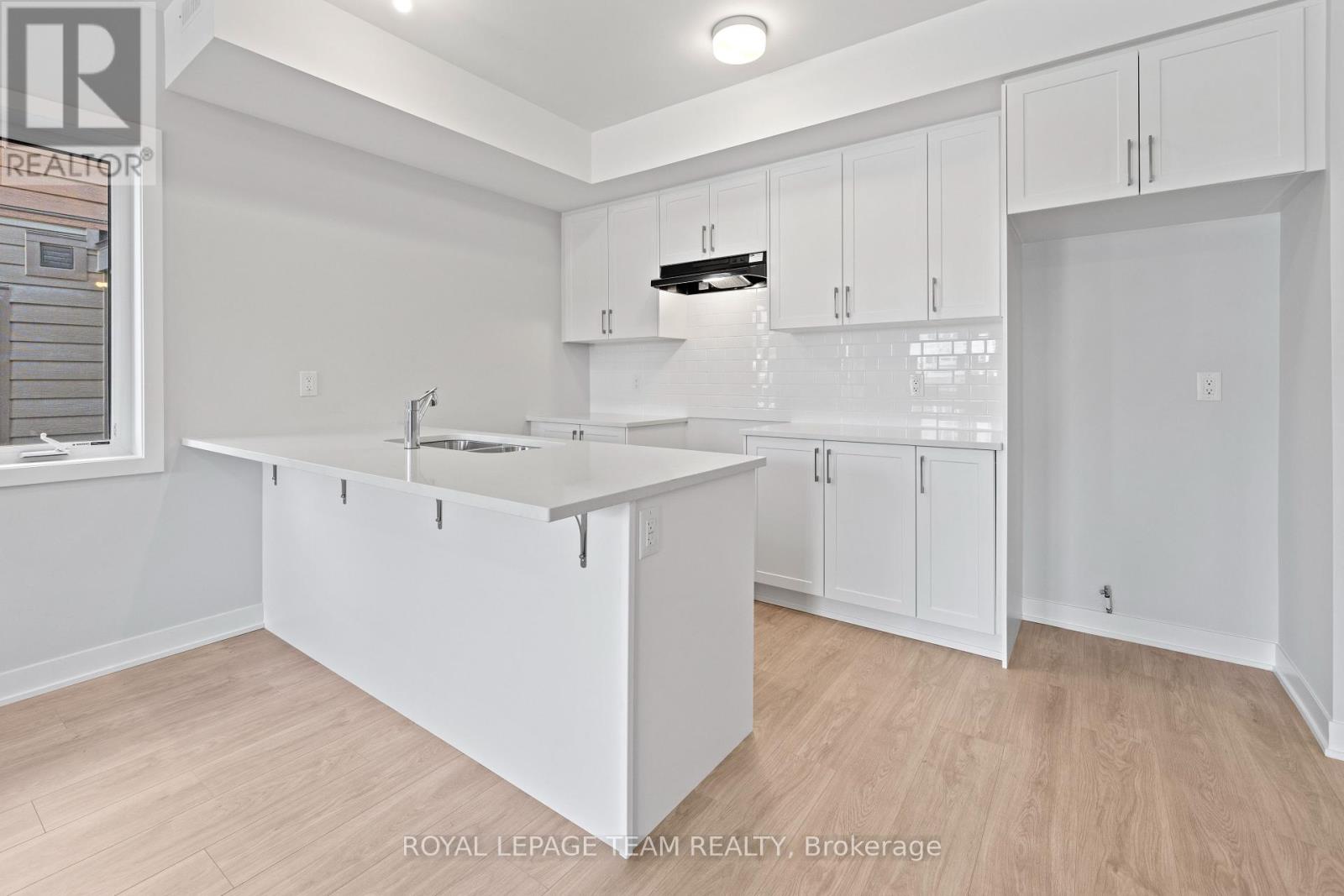 122 PARNIAN PRIVATE Ottawa