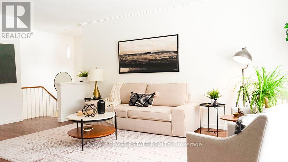 Property at 40 DUKINFIELD CRESCENT image 2