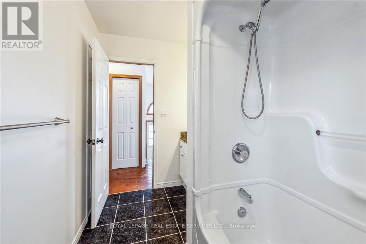 82 Whitlaw Way, Brant, Ontario  N3L 4B5 - Photo 16 - X11999237